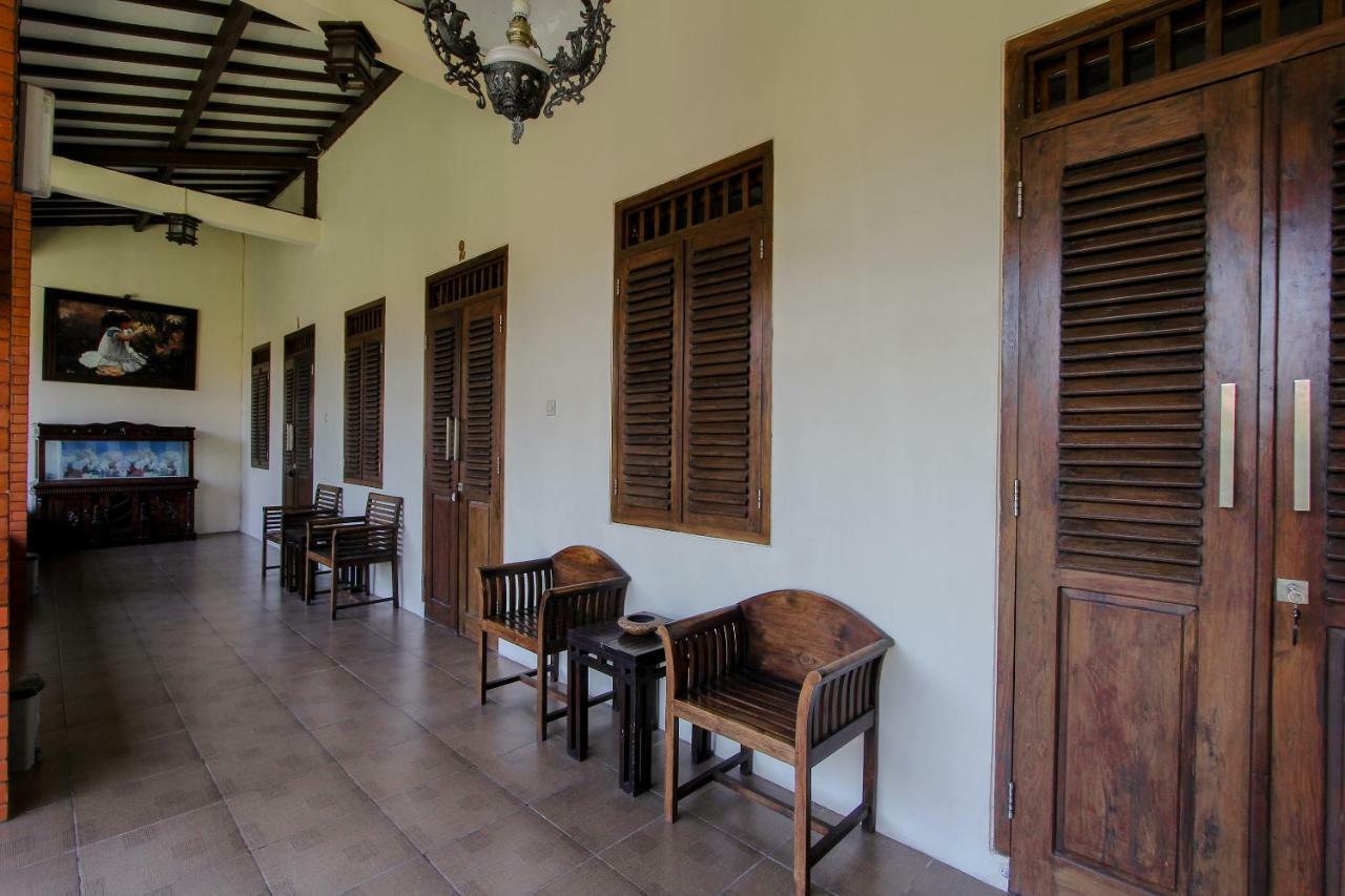 Oyo 1361 Singosari Family Residence Баньювангі Екстер'єр фото