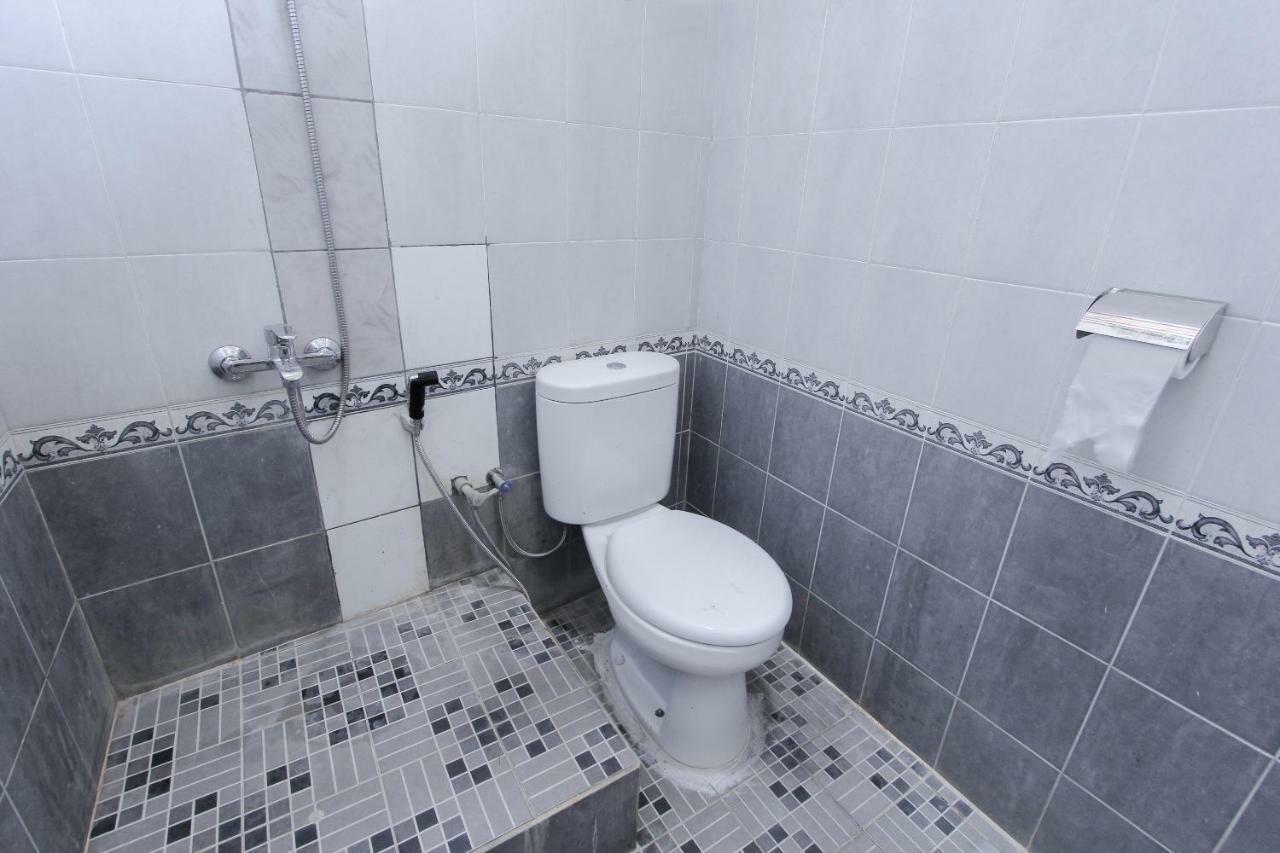 Oyo 1361 Singosari Family Residence Баньювангі Екстер'єр фото