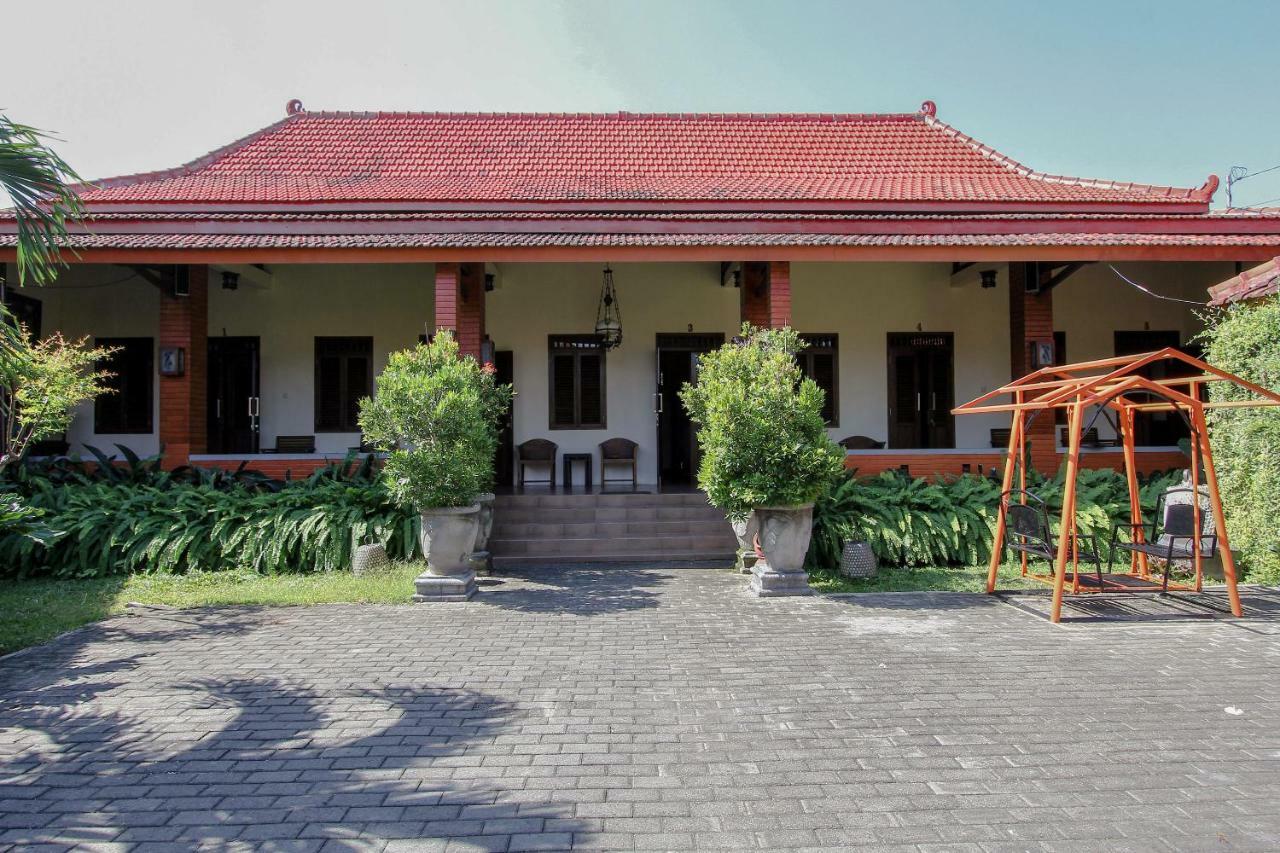 Oyo 1361 Singosari Family Residence Баньювангі Екстер'єр фото