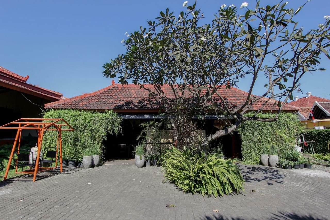 Oyo 1361 Singosari Family Residence Баньювангі Екстер'єр фото